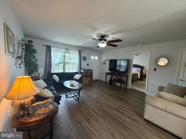 129 RAIDER LN, Martinsburg, WV 25403