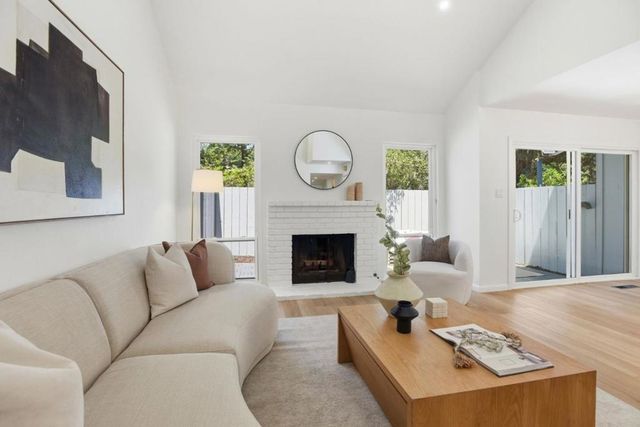 1140 Continentals Way, Belmont, CA 94002