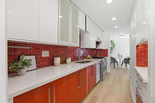 1140 Continentals Way, Belmont, CA 94002
