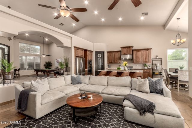 5322 W WHISPERING WIND Drive, Glendale, AZ 85310