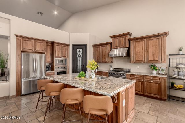 5322 W WHISPERING WIND Drive, Glendale, AZ 85310