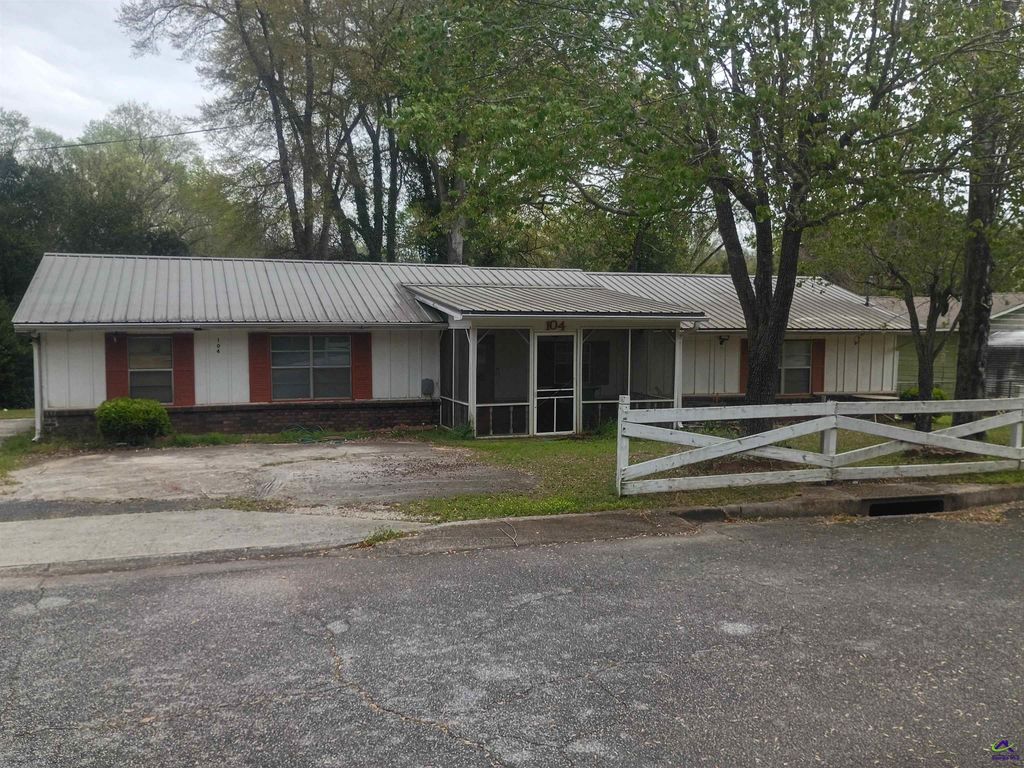 104 Bryant Drive, Perry, GA 31069