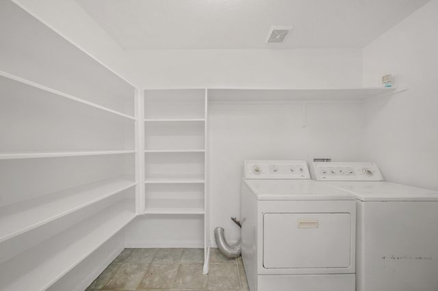 2208 Day Drive, Pearland, TX 77584