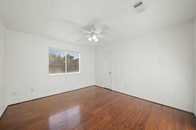 2208 Day Drive, Pearland, TX 77584