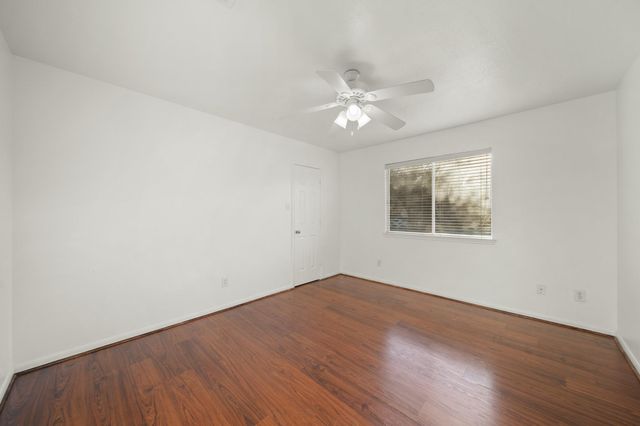 2208 Day Drive, Pearland, TX 77584