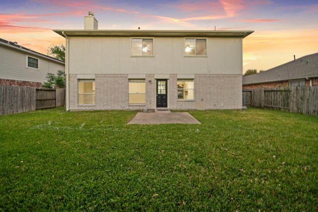 2208 Day Drive, Pearland, TX 77584