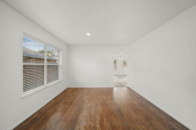 2208 Day Drive, Pearland, TX 77584