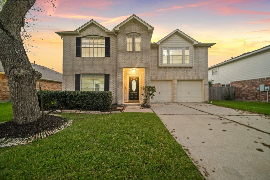 2208 Day Drive, Pearland, TX 77584