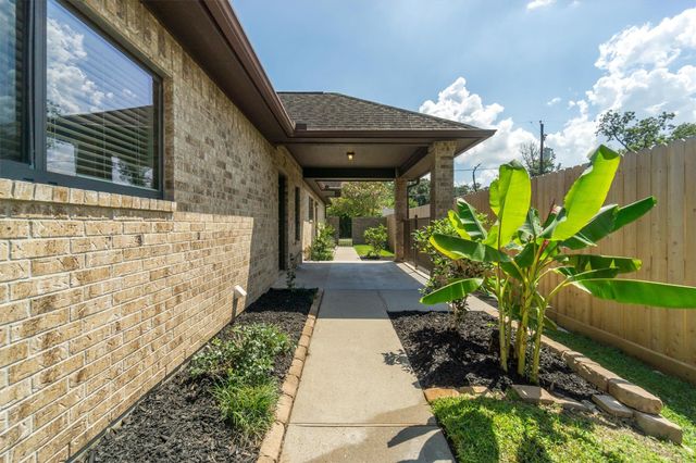 308 Reppert Street, Bacliff, TX 77518