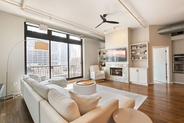 360 W Illinois Street 9D, Chicago, IL 60654