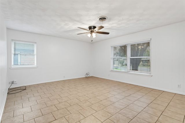 11038 Wyatt Street, Dallas, TX 75218