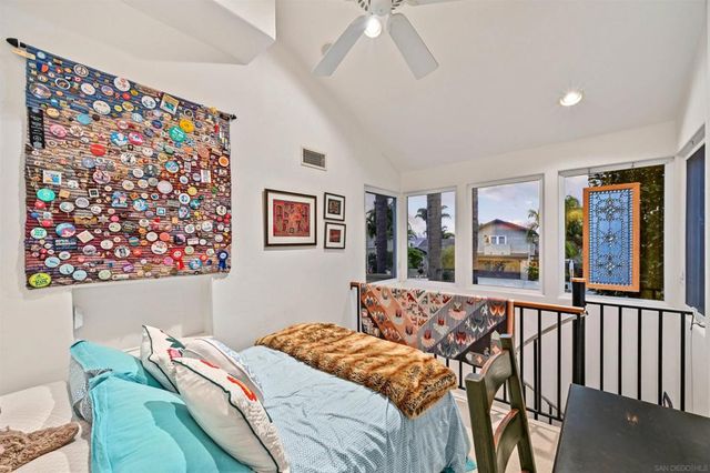 7215 Daffodil Pl, Carlsbad, CA 92011