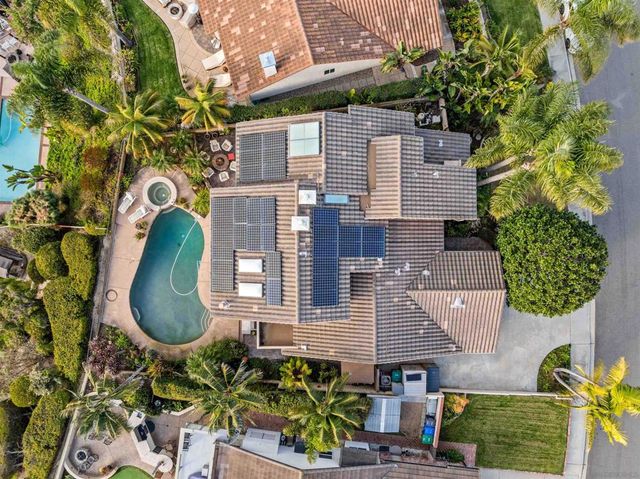 7215 Daffodil Pl, Carlsbad, CA 92011