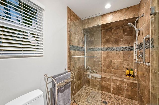 7215 Daffodil Pl, Carlsbad, CA 92011