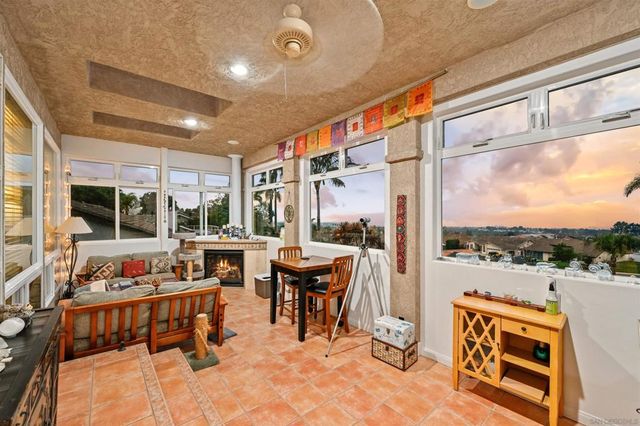 7215 Daffodil Pl, Carlsbad, CA 92011