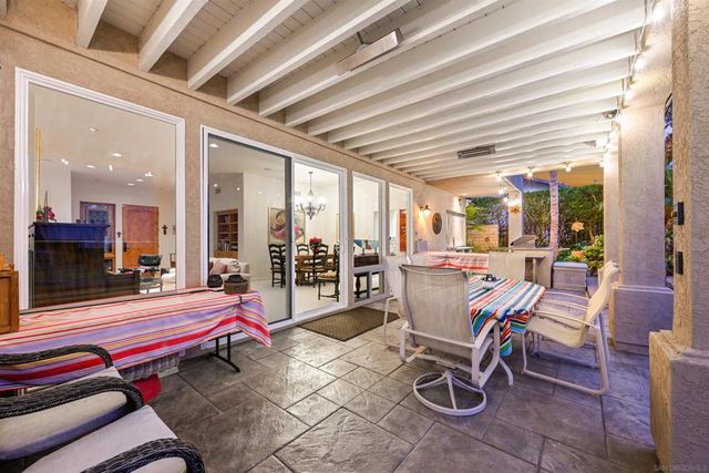 7215 Daffodil Pl, Carlsbad, CA 92011