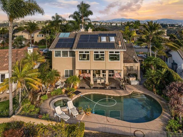 7215 Daffodil Pl, Carlsbad, CA 92011