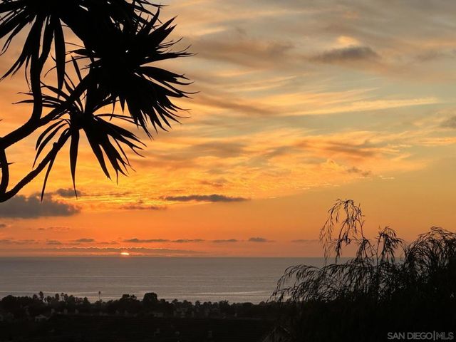 7215 Daffodil Pl, Carlsbad, CA 92011