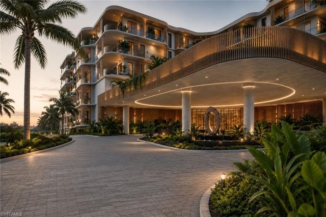 1933 DAVIS BLVD 410, Naples, FL 34104