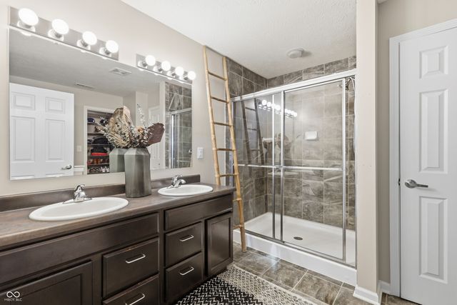 11711 Fawn Crest Drive, Indianapolis, IN 46235