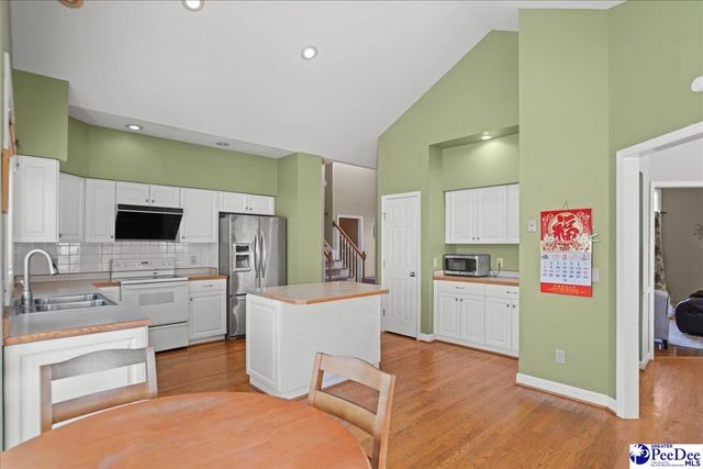 1614 WestView Dr, Florence, SC 29501