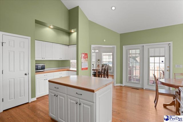 1614 WestView Dr, Florence, SC 29501