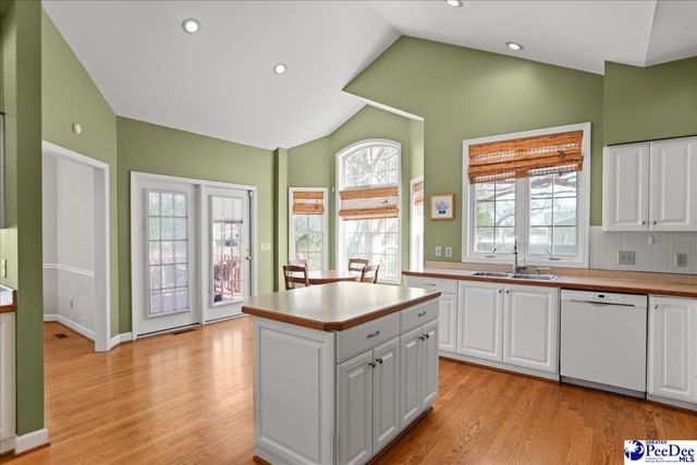 1614 WestView Dr, Florence, SC 29501