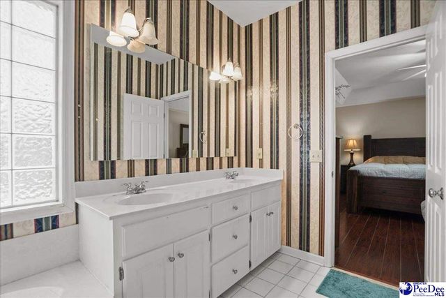 1614 WestView Dr, Florence, SC 29501
