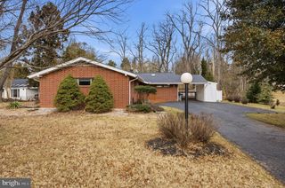 8 PEACHTREE CT, Baltimore, MD 21208