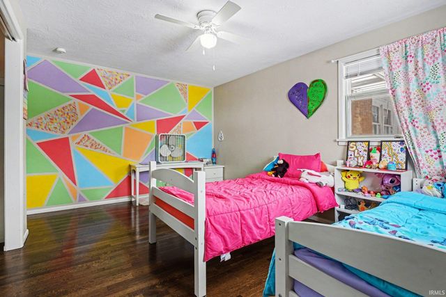 2500 Riverview Pl, Elkhart, IN 46516