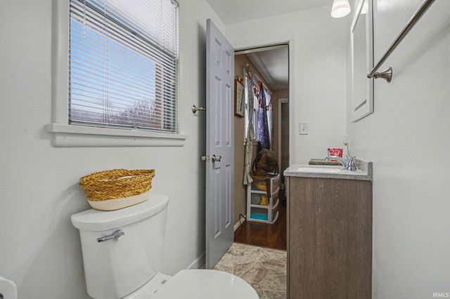 2500 Riverview Pl, Elkhart, IN 46516