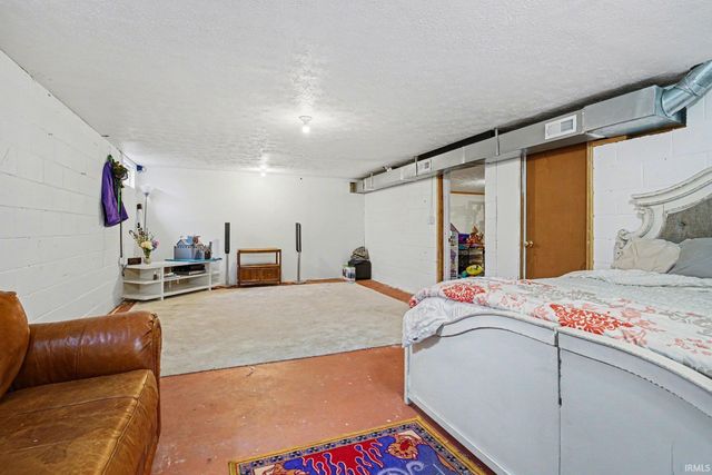 2500 Riverview Pl, Elkhart, IN 46516