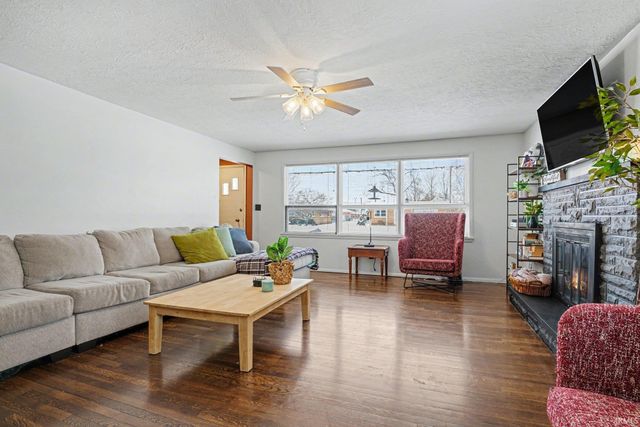 2500 Riverview Pl, Elkhart, IN 46516