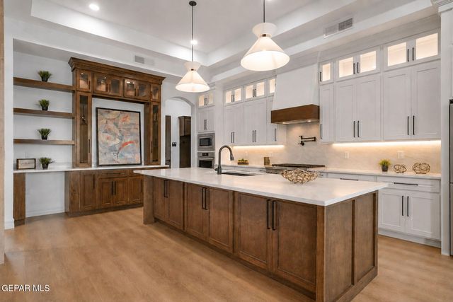 401 Suleiman Drive, El Paso, TX 79932