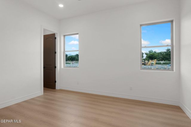 401 Suleiman Drive, El Paso, TX 79932
