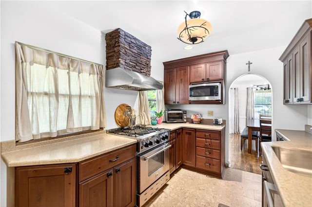 1260 Harvey Run Rd, Freedom, PA 15042