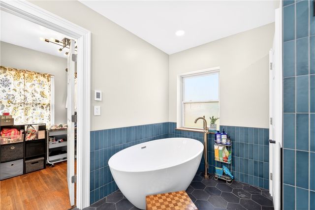 1260 Harvey Run Rd, Freedom, PA 15042