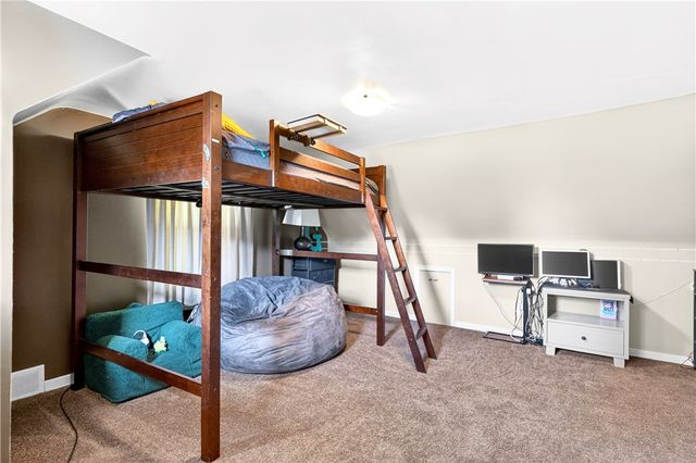 1260 Harvey Run Rd, Freedom, PA 15042
