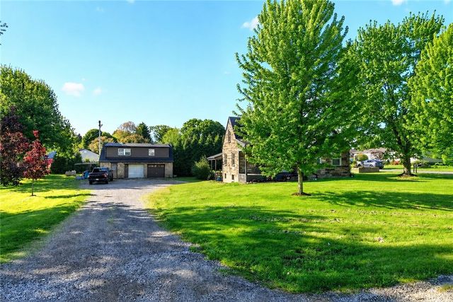 1260 Harvey Run Rd, Freedom, PA 15042