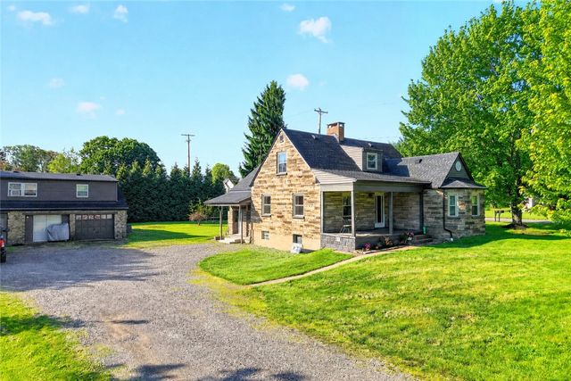 1260 Harvey Run Rd, Freedom, PA 15042