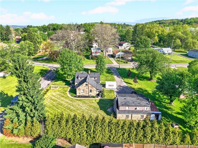 1260 Harvey Run Rd, Freedom, PA 15042