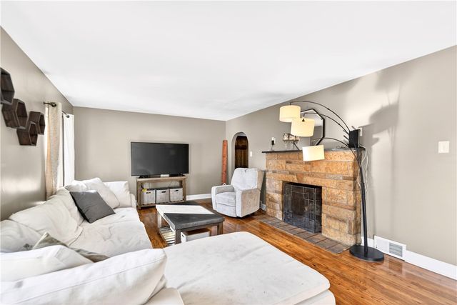1260 Harvey Run Rd, Freedom, PA 15042