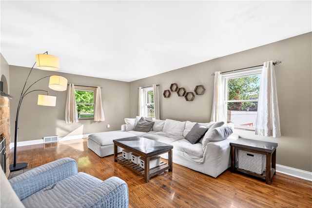 1260 Harvey Run Rd, Freedom, PA 15042