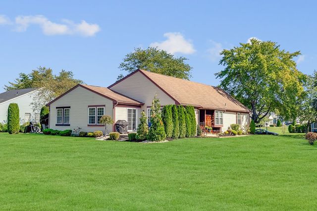 42 Yorkshire Drive B, Monroe, NJ 08831