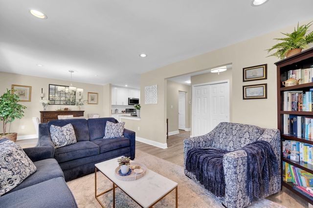 42 Yorkshire Drive B, Monroe, NJ 08831