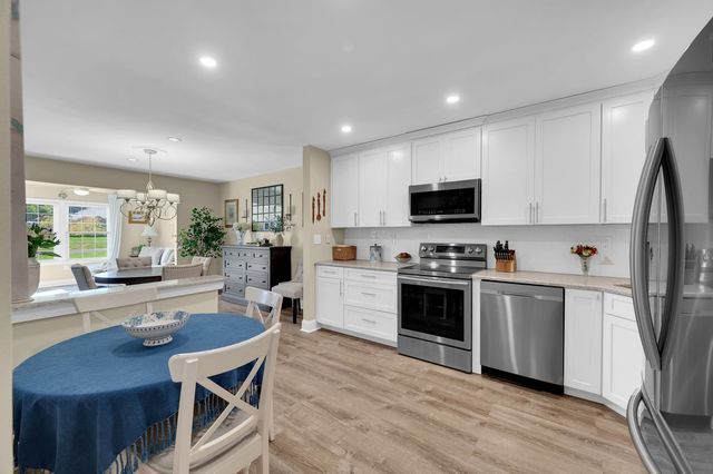 42 Yorkshire Drive B, Monroe, NJ 08831