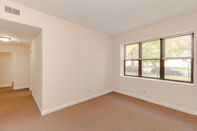 4752 S Wabash Avenue 106, Chicago, IL 60615