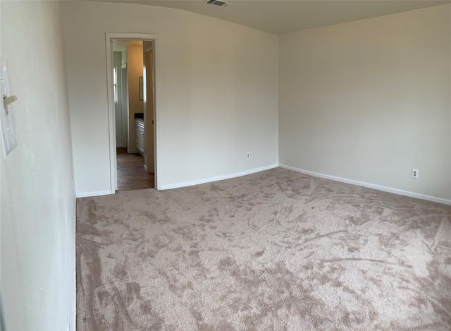 516 San Saba ST, Lockhart, TX 78644