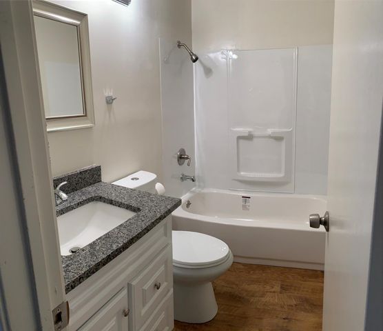 516 San Saba ST, Lockhart, TX 78644