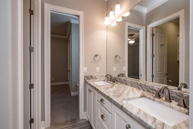 122 Cove Creek Ct, Little Rock, AR 72211